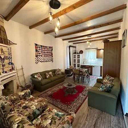 Dag Evi/yesilli Icinde Kir Evi Apartment *